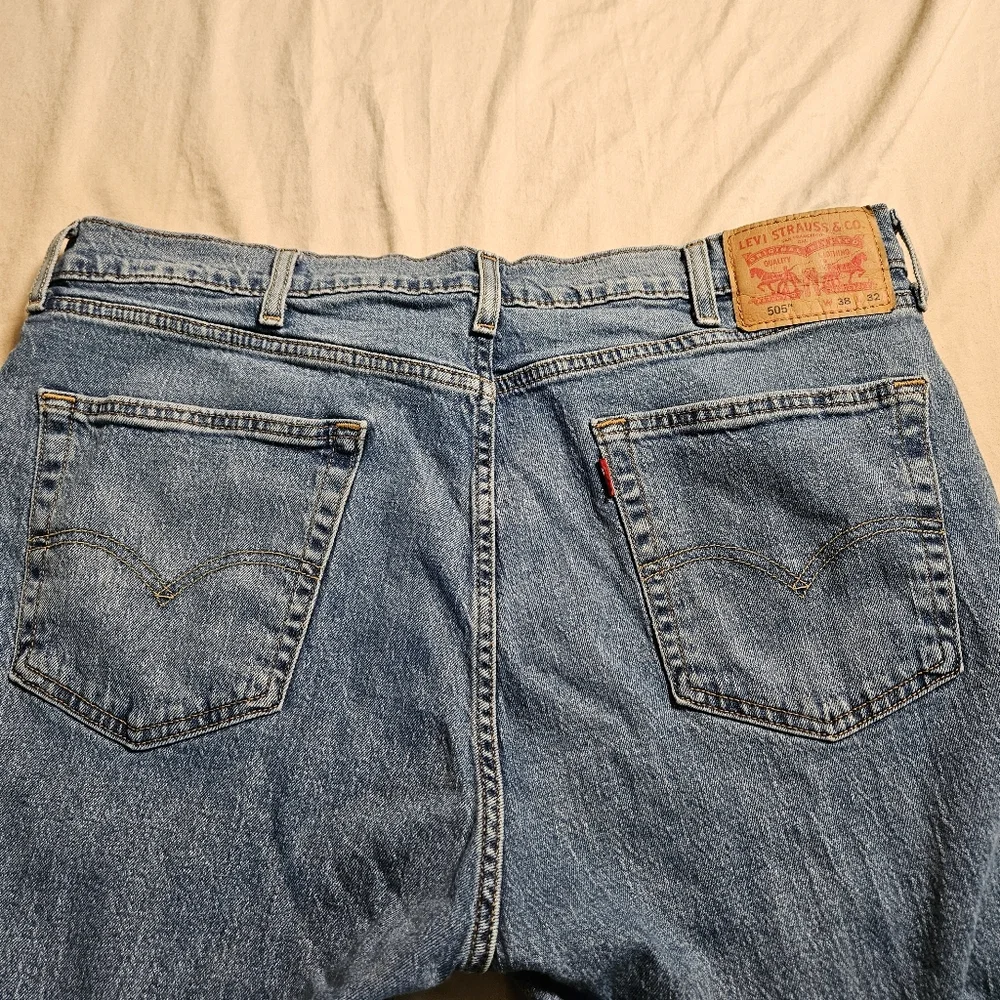 Levi's 505 Men's‎ W38 L32 Regular Fit Straight Leg Blue Denim Jeans Zip Fly